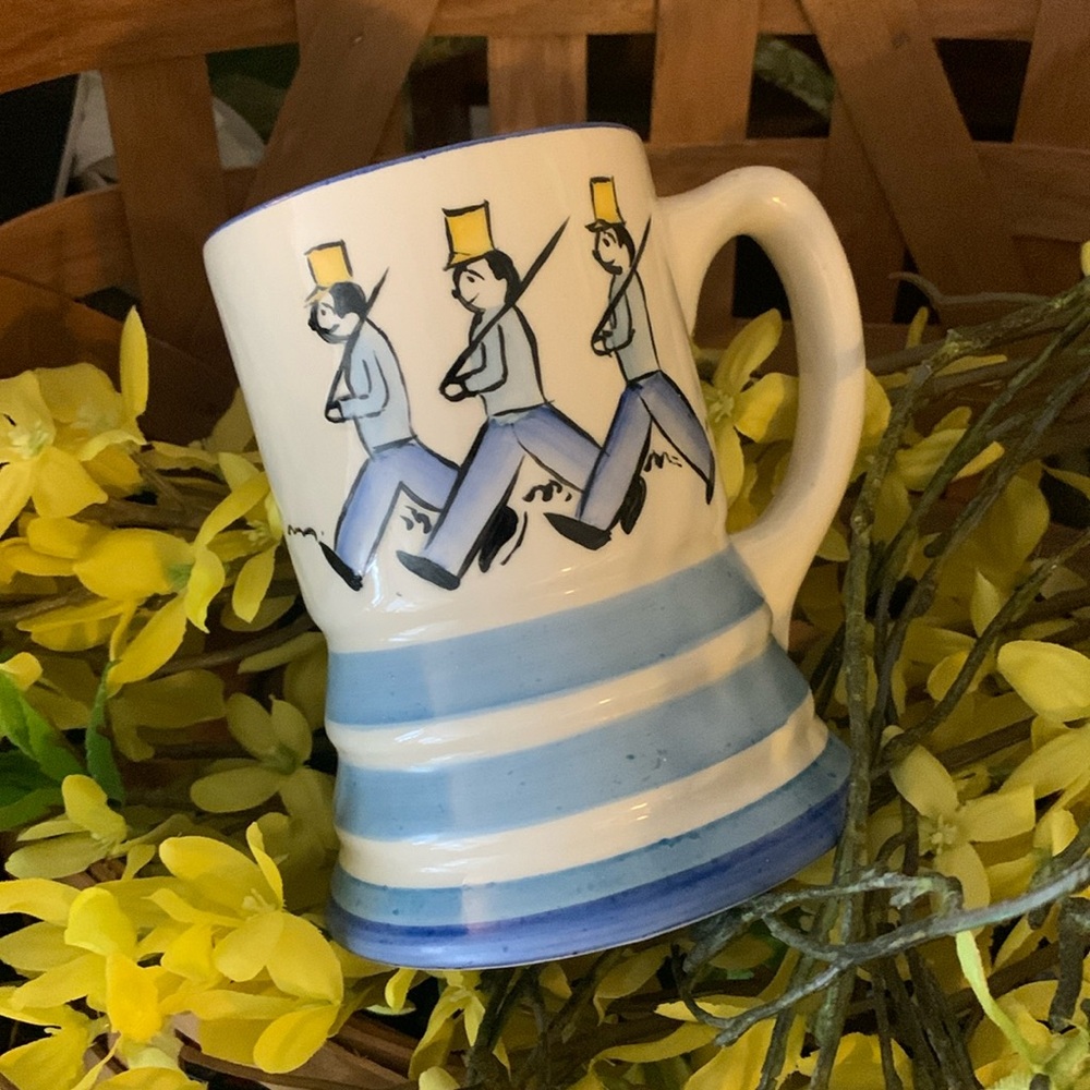 Stangl toy soldier mug w music box great condition see pics and video
